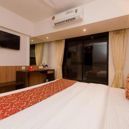 Hotel Mourya Residency Нави Мумбаи Экстерьер фото